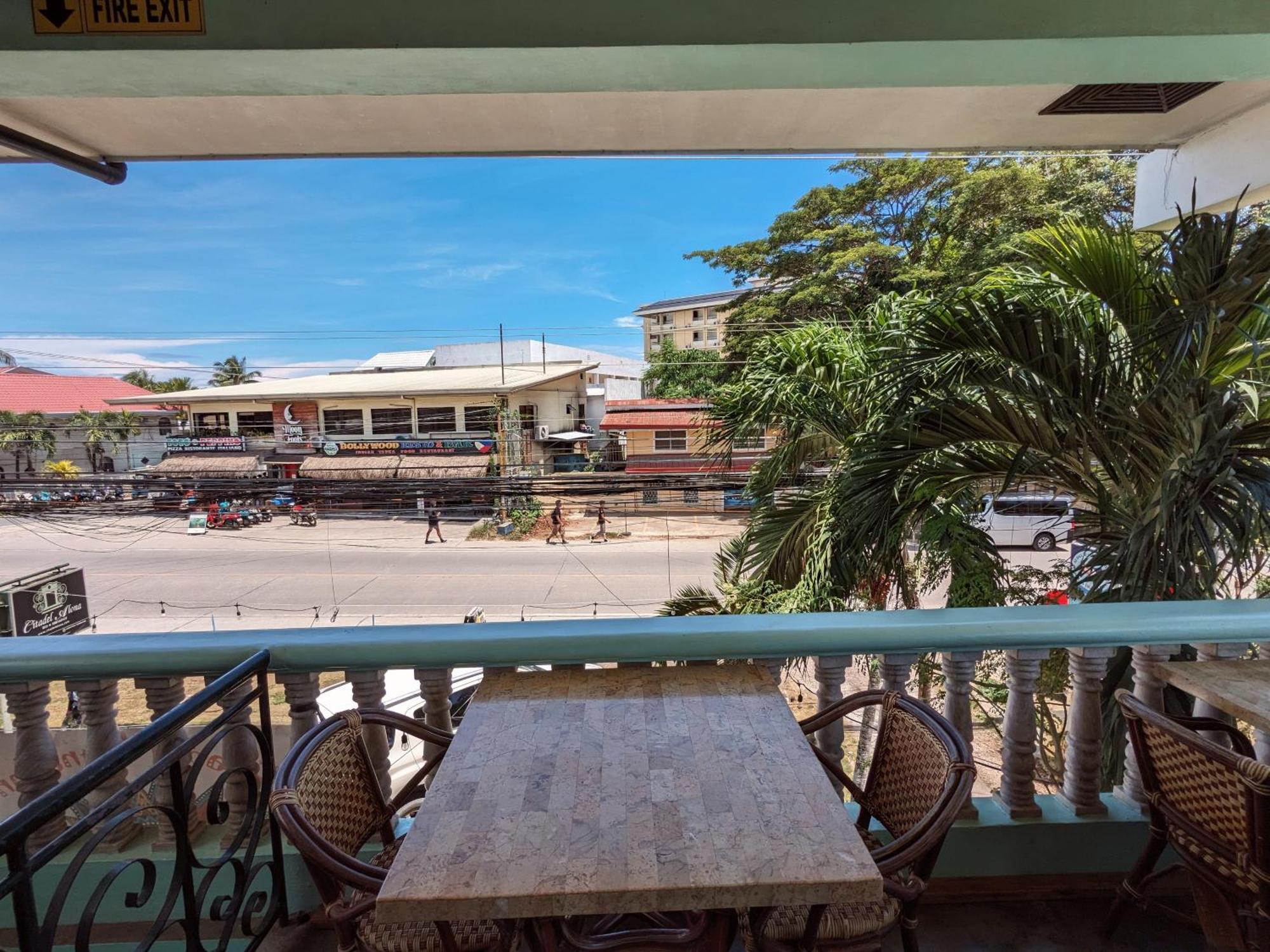 Citadel Alona Inn Panglao Exterior photo